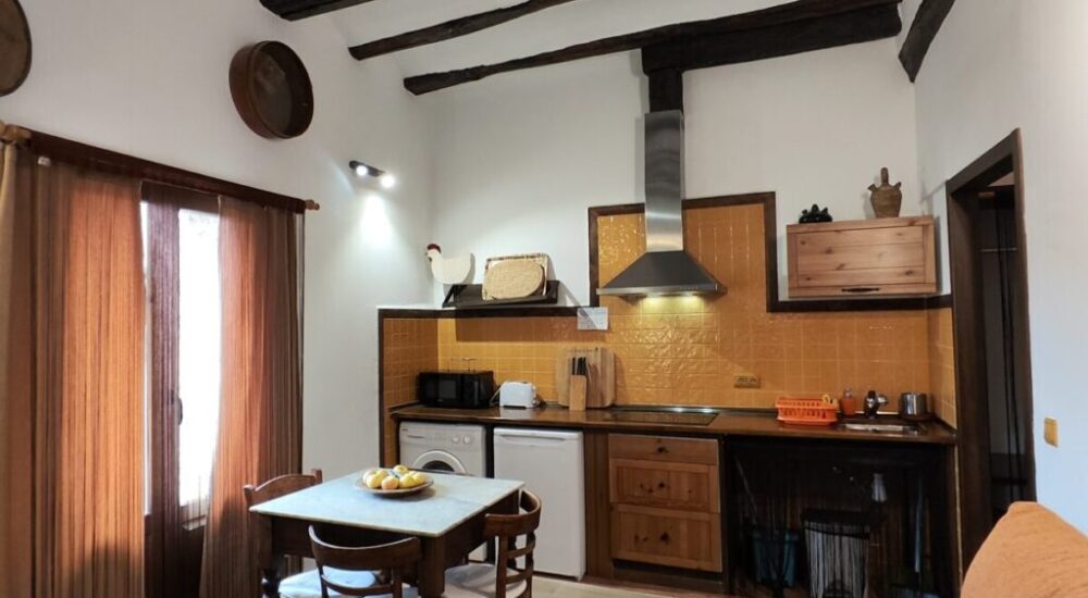 casa-gan-ebron-Cocina-comedor-sala-de-estar-abierto.-Apartamento-ebron-1-1200x700-1