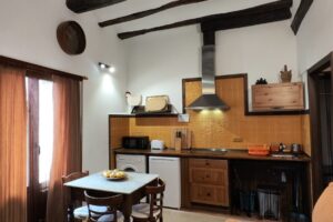 casa-gan-ebron-Cocina-comedor-sala-de-estar-abierto.-Apartamento-ebron-1-1200x700-1