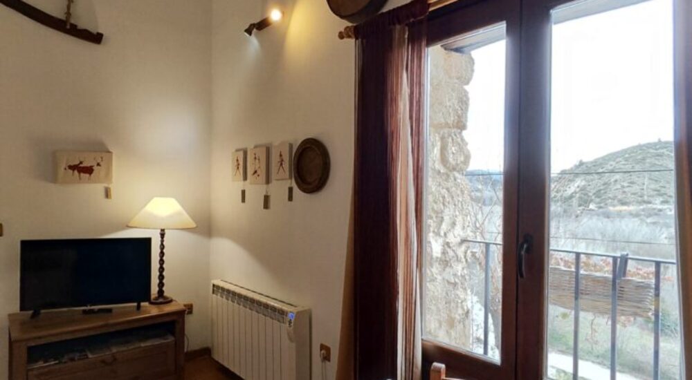 casa-gan-ebron-Detalle-comedor-Ebron-1536x2048-1