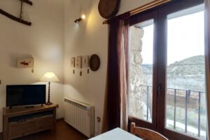 casa-gan-ebron-Detalle-comedor-Ebron-1536x2048-1