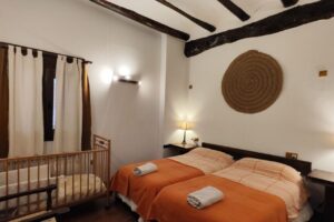 casa-gran-bohilgues-Habitacion-y-cuna-Bohilgues-1536x864-1